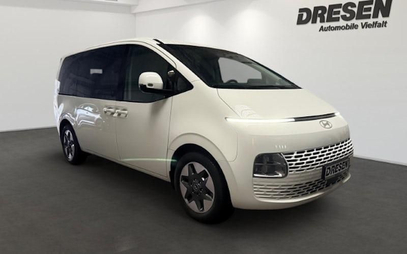 Gebraucht Hyundai Staria Trend 225 PS (165 kW) 2024 Weiss Van / Kleinbus