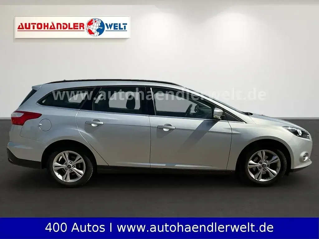 Usado Ford Focus 101 CV (74 kW) 2014 Plateado Berlina