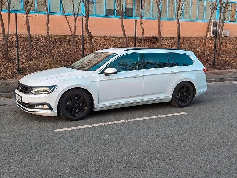 Gebraucht VW Passat Comfortline 179 PS (131 kW) 2017 Weiß Kombi