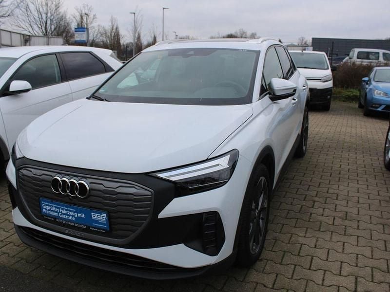 Weiß Gebraucht 2022 Audi Q4 e-tron Sport SUV | 27.950 € (Superpreis) - Bild 1/4