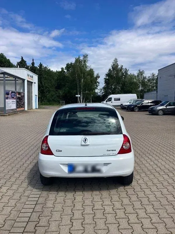 Gebraucht Renault Clio 60 PS (44 kW) 2009 Weiß Kleinwagen