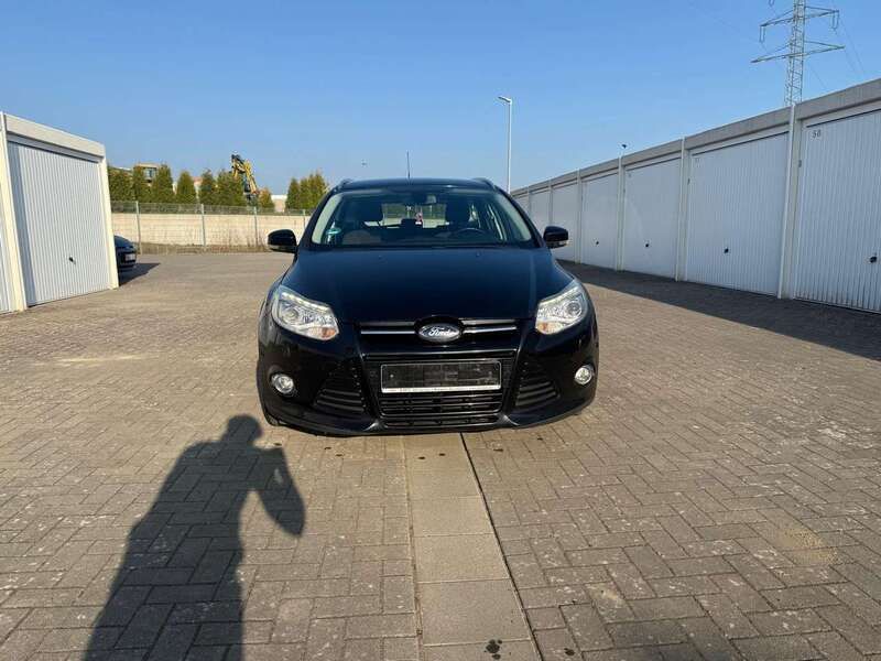 Pantherschwarz metallic Gebraucht 2014 Ford Focus Titanium Kombi | 4.899 € (Guter Preis) - Bild 1/4