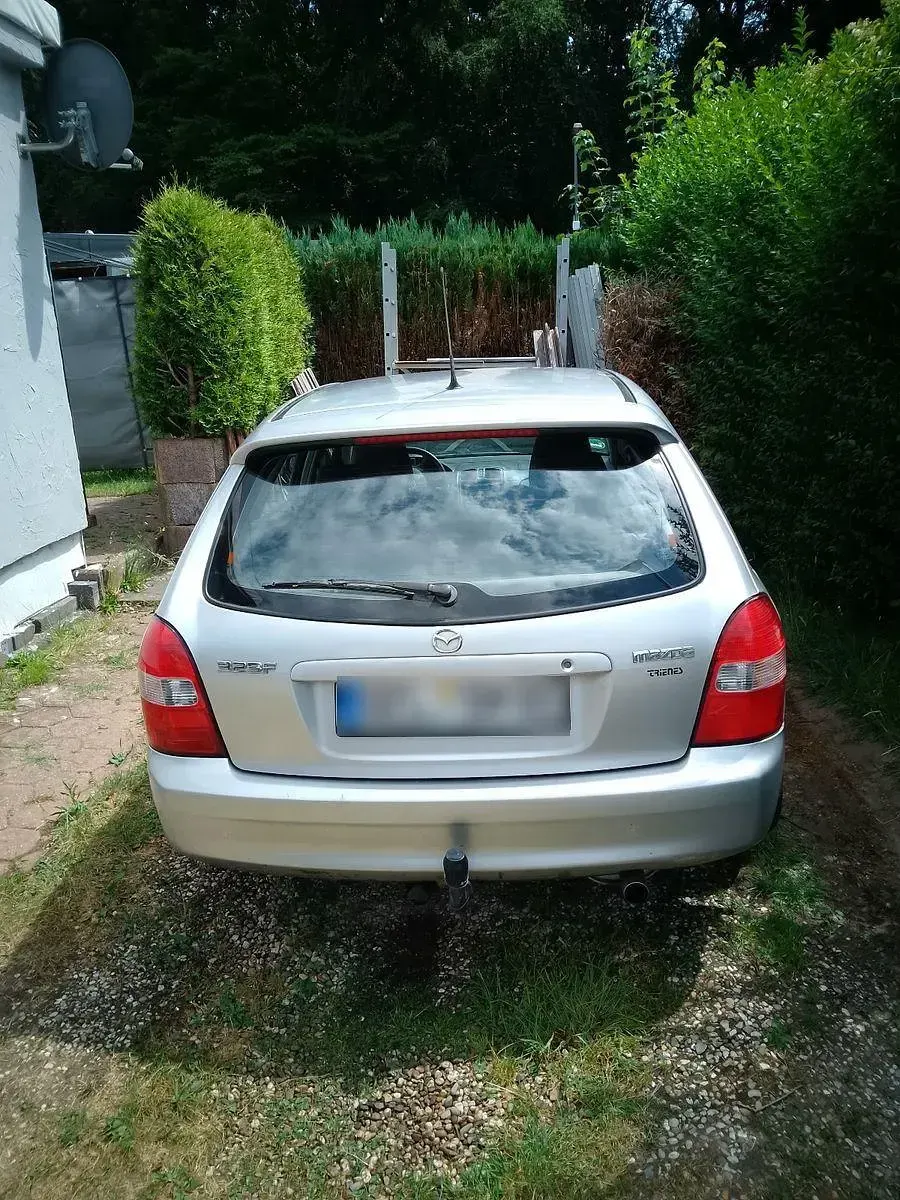 Gebraucht Mazda 323F Sportive 100 PS (73 kW) 2002 Silber Limousine