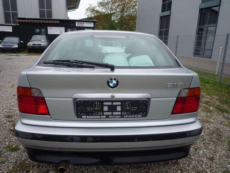 Gebraucht BMW 316 102 PS (75 kW) 1997 Silber Limousine