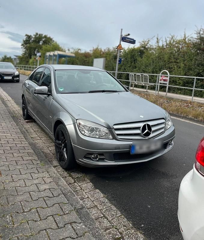 Silber Gebraucht 2009 Mercedes C250 Limousine | 5.999 € (Guter Preis) - Bild 1/4