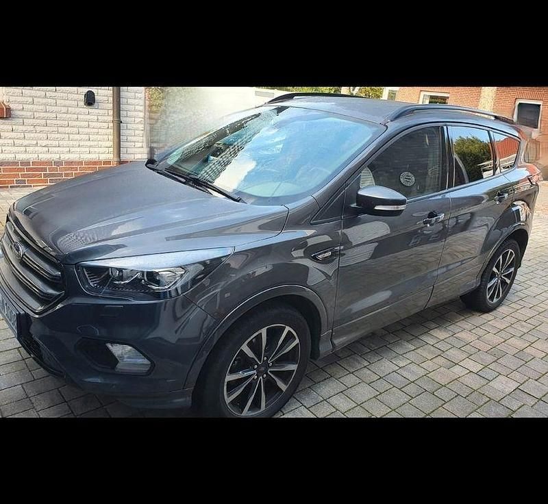 Gebraucht Ford Kuga ST-Line 150 PS (110 kW) 2018 Grau SUV