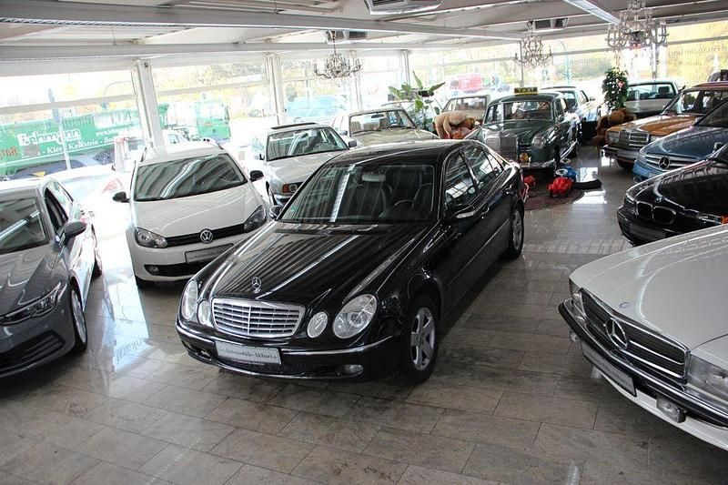 Gebraucht Mercedes E320 Elegance 224 PS (164 kW) 2005 Schwarz Limousine