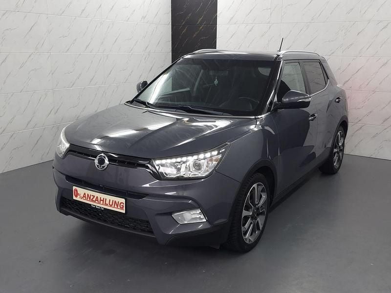 Grau Gebraucht 2017 Ssangyong Tivoli SUV | 8.790 € (Guter Preis) - Bild 1/4