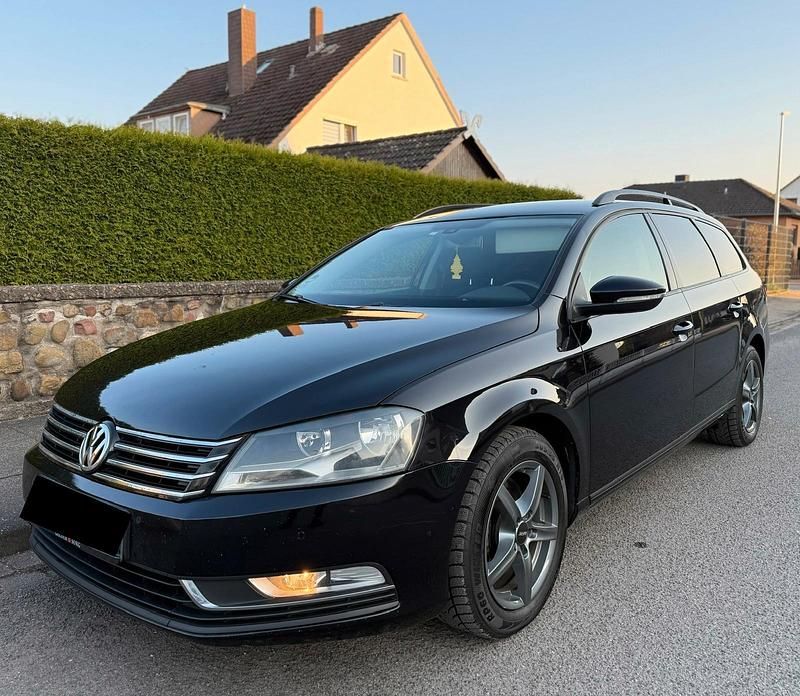 Second-hand VW Passat 140 CP (102 kW) 2012 Negru Break