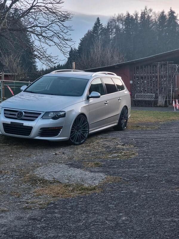 Silber Gebraucht 2009 VW Passat R Kombi | 12.800 € - Bild 1/4