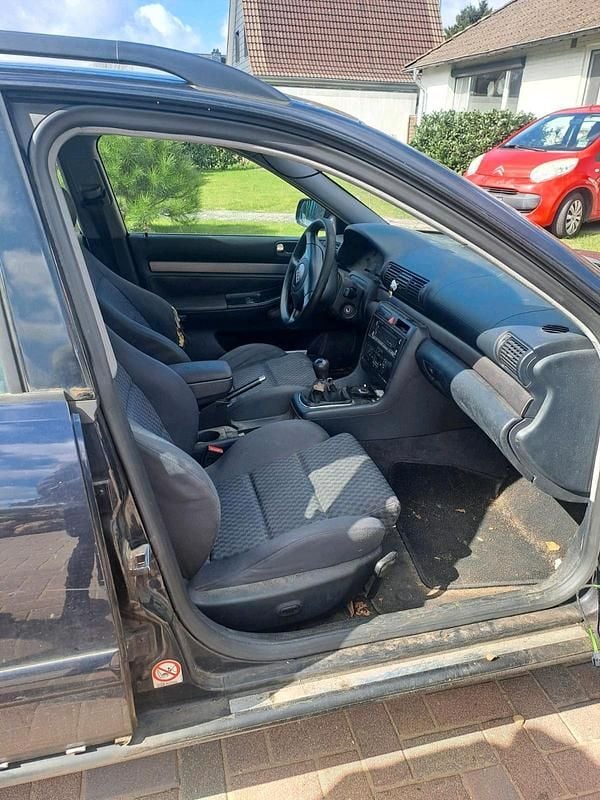 Second-hand Audi A4 150 CP (110 kW) 1999 Albastru Break