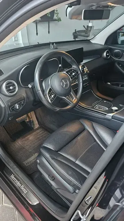 Gebraucht Mercedes GLC220 194 PS (142 kW) 2019 Schwarz SUV