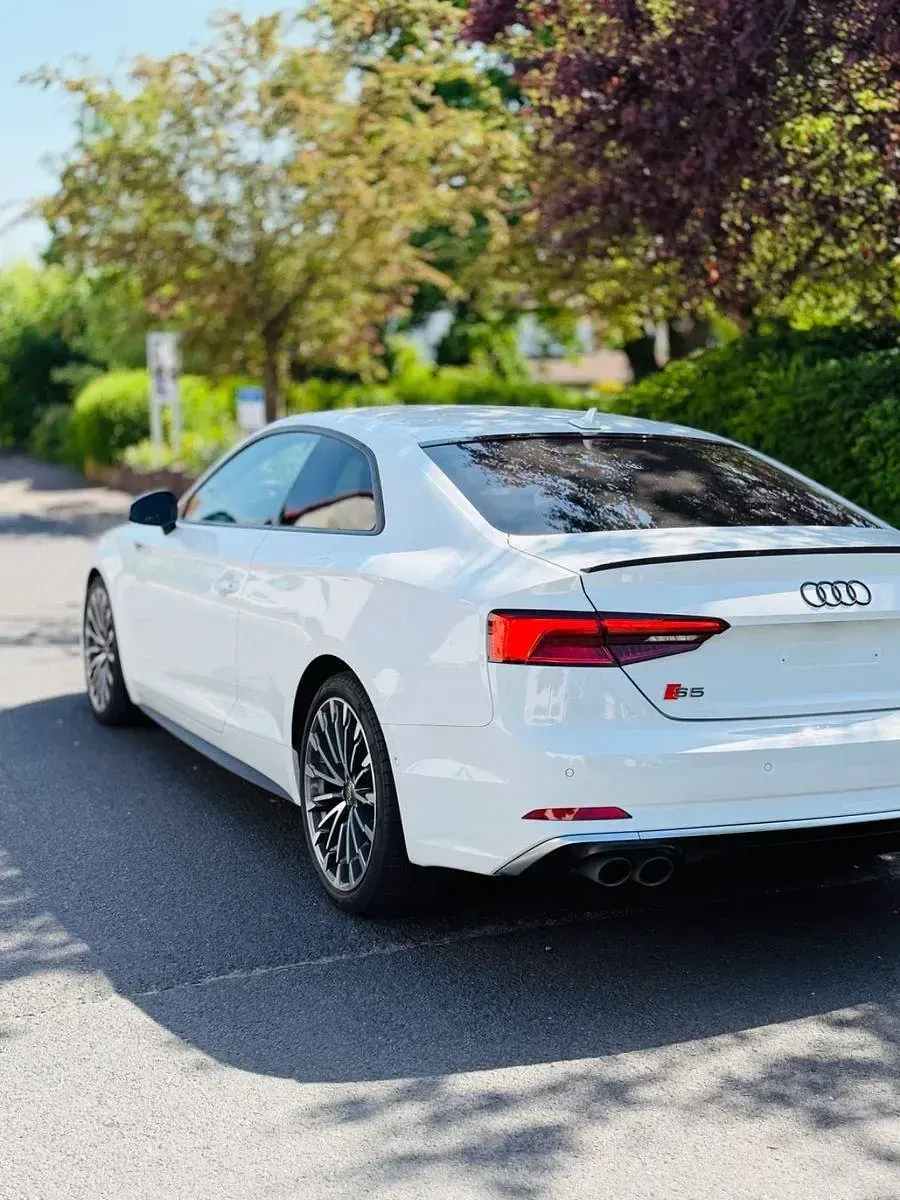 Gebraucht Audi A5 Ambiente 190 PS (139 kW) 2016 Weiß Coupé
