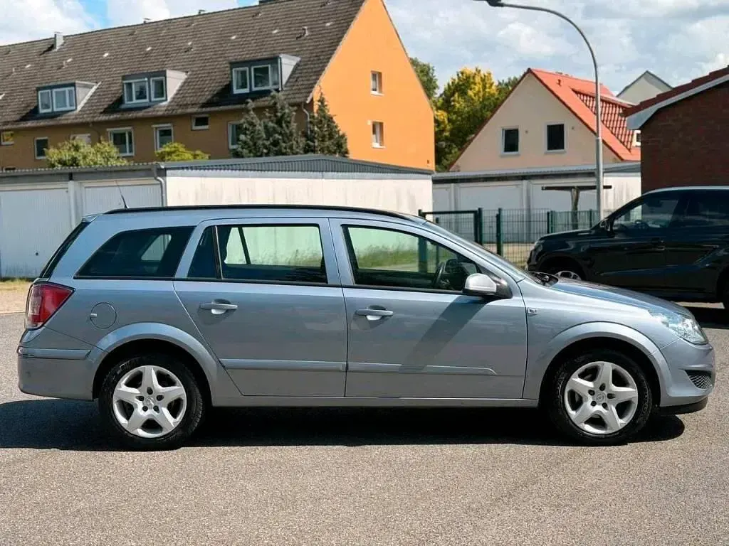 Gebraucht Opel Astra 80 PS (58 kW) 2008 Grau Limousine