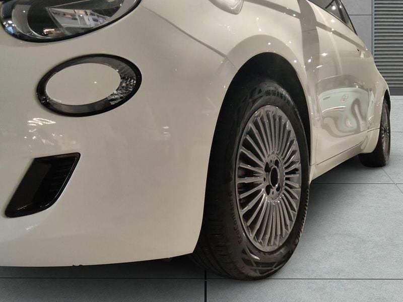 Gebraucht Fiat 500e 86 kW (118 PS) 2023 Weiß Kleinwagen