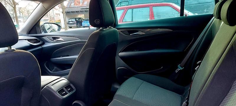 Gebraucht Opel Insignia 136 PS (100 kW) 2017 Schwarz Limousine