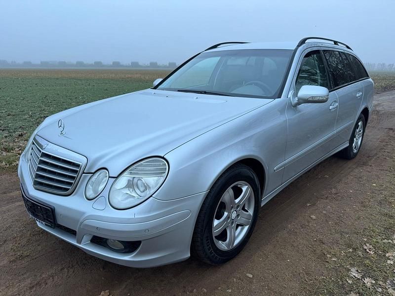 Gebraucht Mercedes 220 170 PS (125 kW) 2008 Silber Kombi