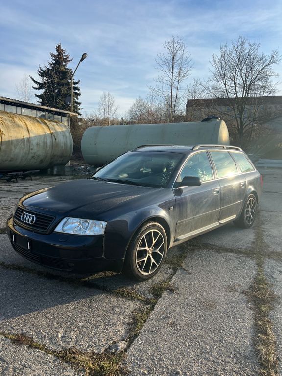 Blau Gebraucht 2001 Audi A6 Comfort Kombi | 3.350 € (Etwas zu teuer) - Bild 1/4