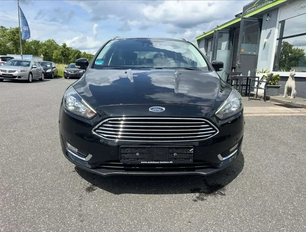 Gebraucht Ford Focus Titanium 125 PS (91 kW) 2018 Iridiumschwarz metallic Kombi