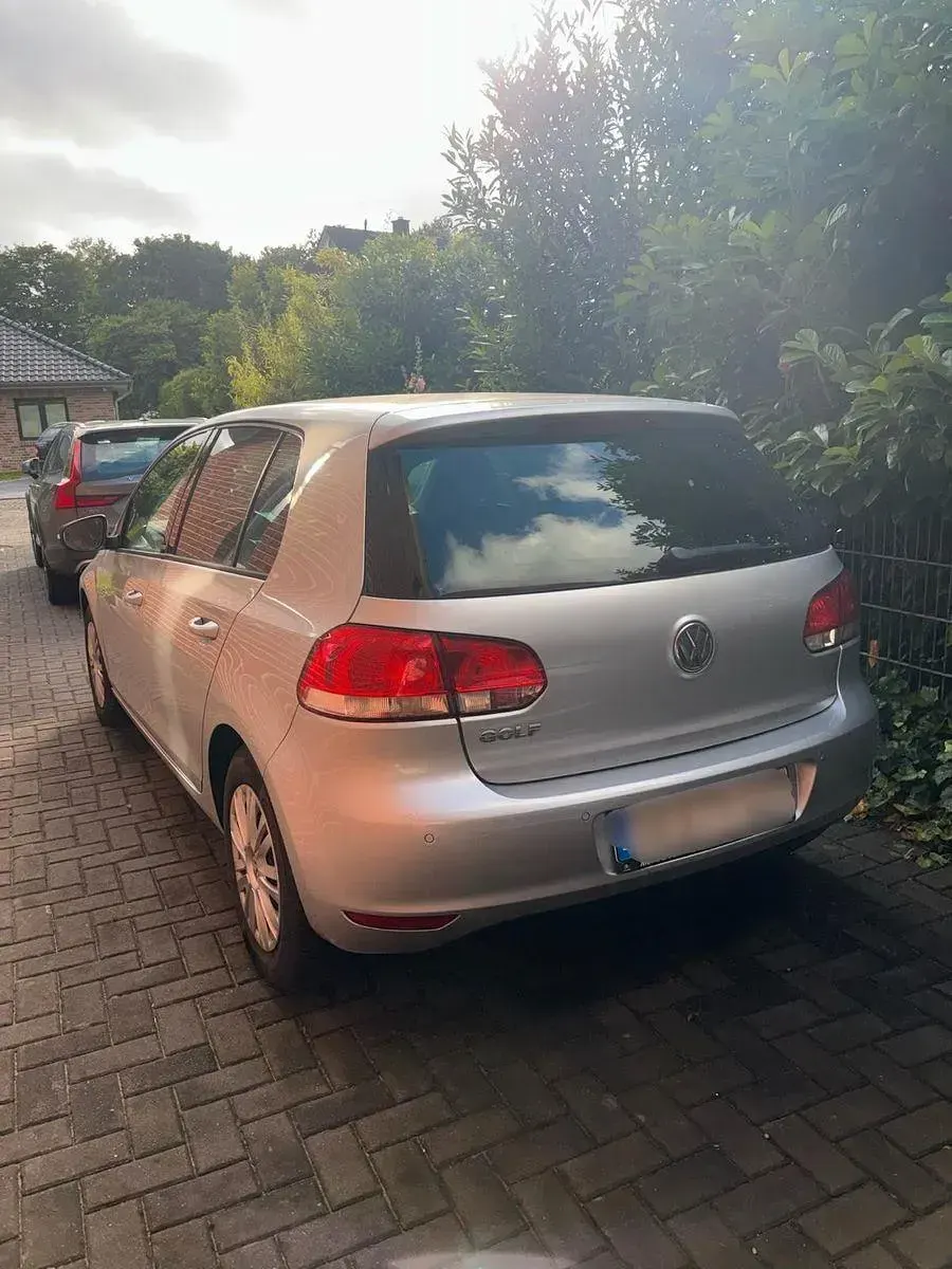 Gebraucht VW Golf VI Style 80 PS (58 kW) 2011 Silber Kleinwagen