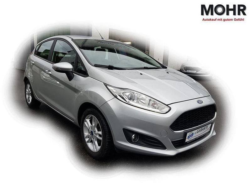 Silber Gebraucht 2017 Ford Fiesta Celebration Kleinwagen | 9.480 € (Fairer Preis) - Bild 1/4