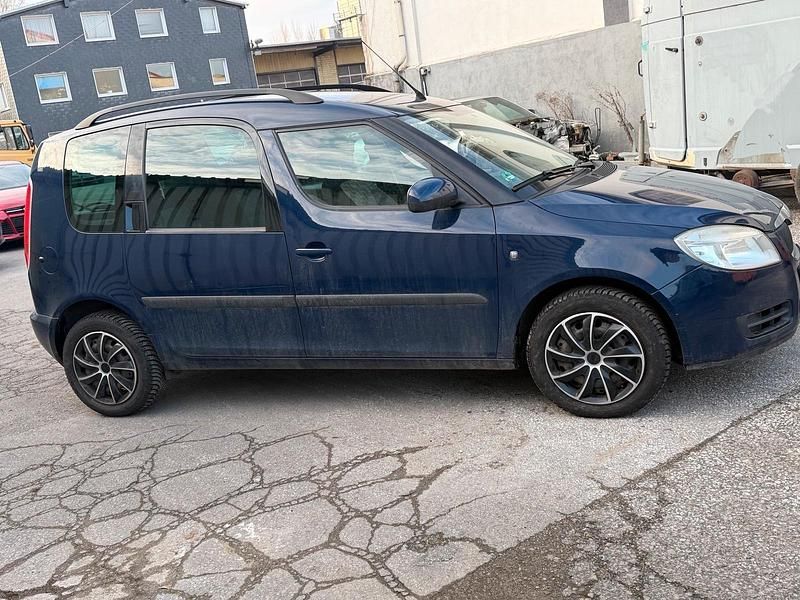 Gebraucht Skoda Roomster 80 PS (58 kW) 2009 Blau Van / Kleinbus