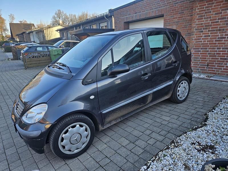 Usado Mercedes A140 82 HP (60 kW) 2002 Cinzento Citadino