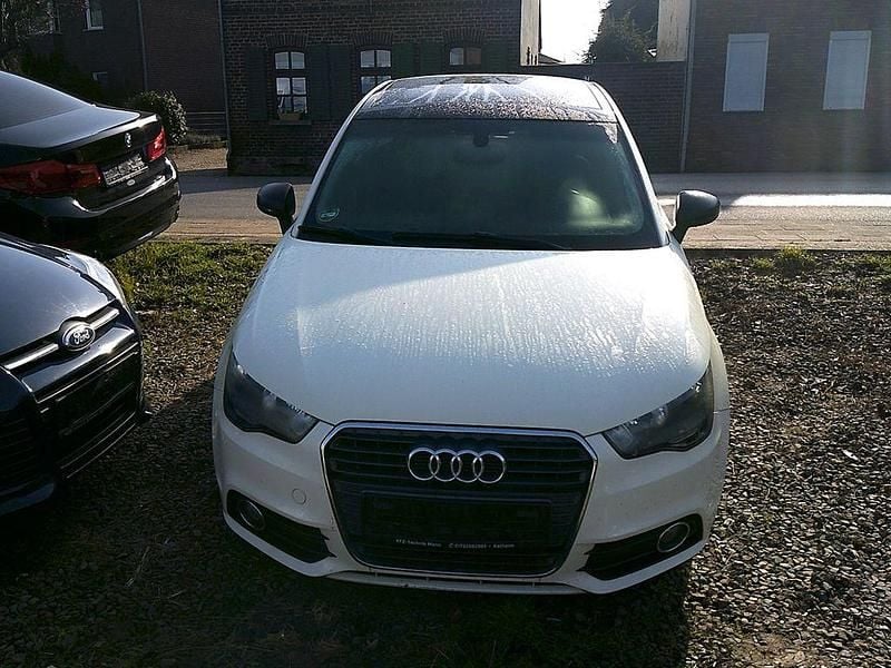 Gebraucht Audi A1 Attraction 90 PS (66 kW) 2012 Weiß Kleinwagen