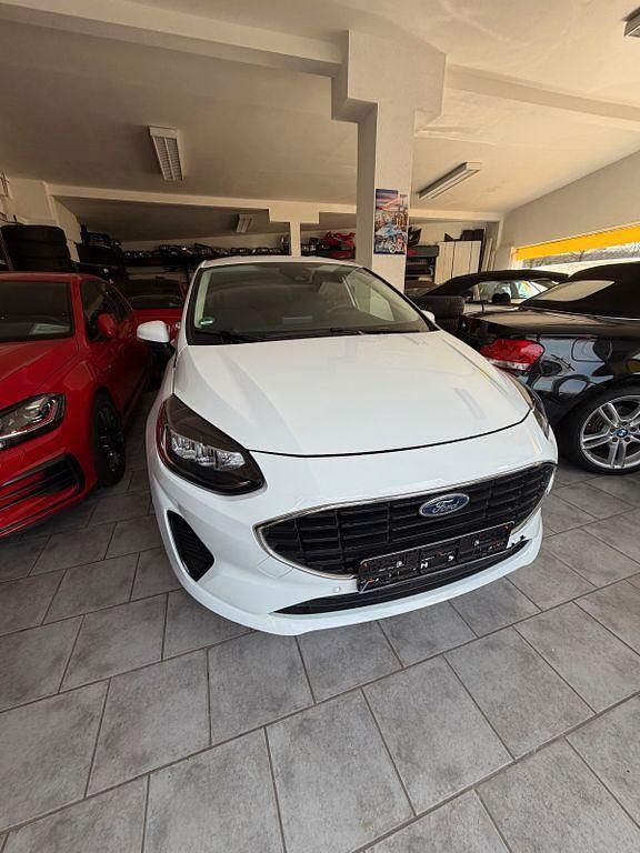 Gebraucht Ford Fiesta Cool & Connect 101 PS (74 kW) 2023 Weiß Kleinwagen