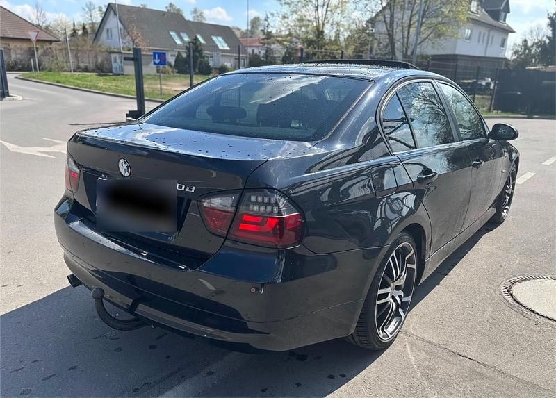 Gebraucht BMW 320 163 PS (119 kW) 2006 Schwarz Limousine