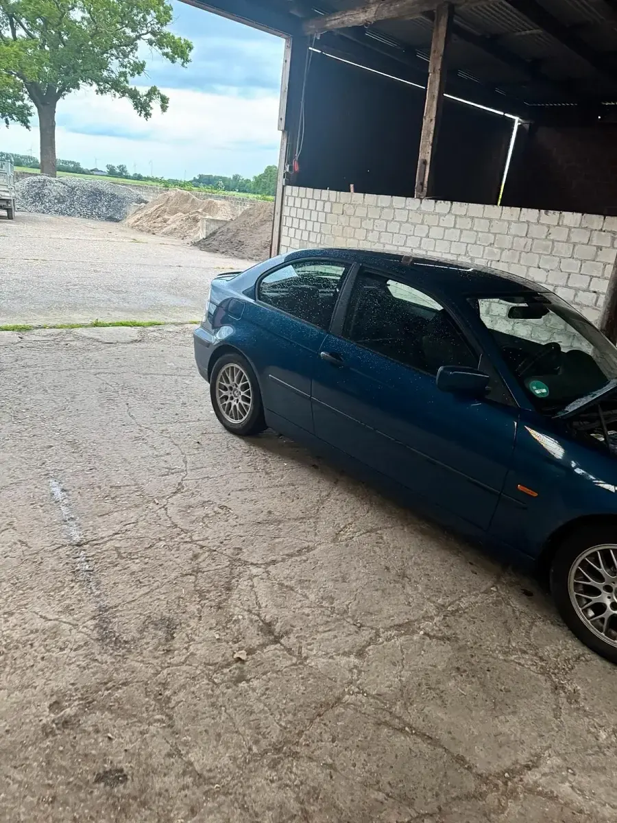 Gebraucht BMW 316 Compact 116 PS (85 kW) 2002 Blau Kleinwagen