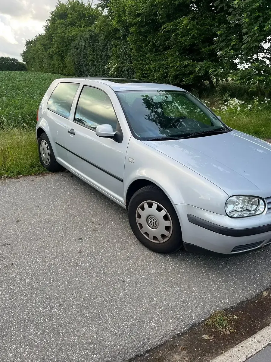 Gebraucht VW Golf IV 75 PS (55 kW) 2000 Silber Kleinwagen