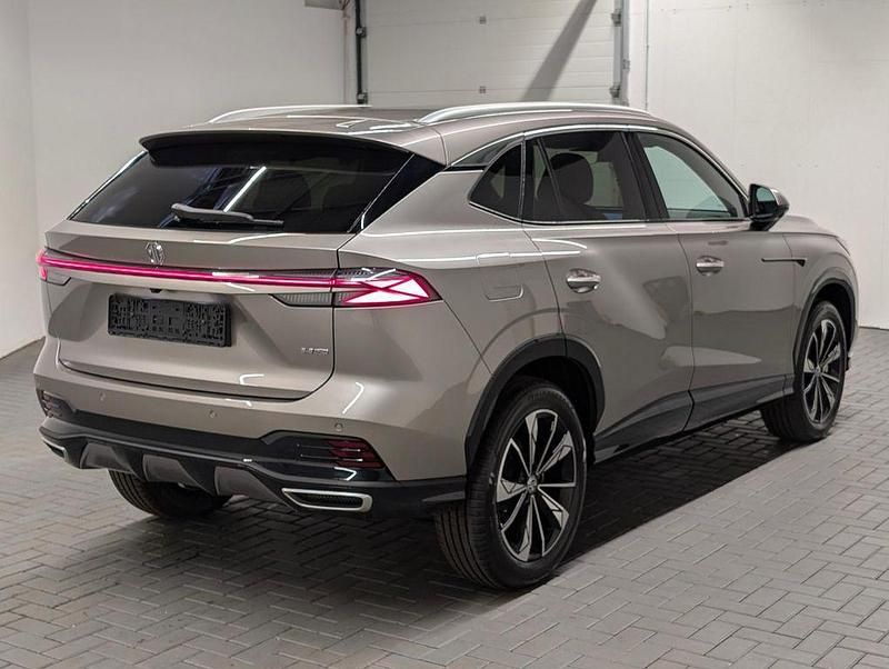 Neu MG HS Luxury 170 PS (125 kW) 2026 Silber SUV