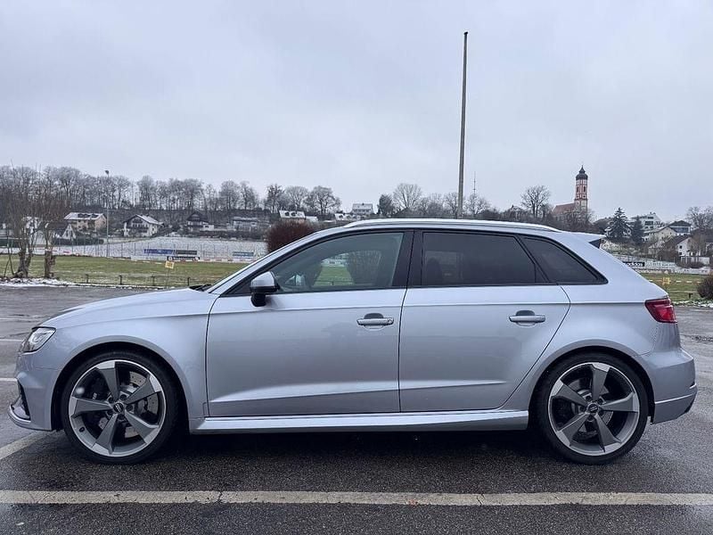 Silber Gebraucht 2019 Audi RS3 Sport Limousine | 33.750 € (Superpreis) - Bild 1/4