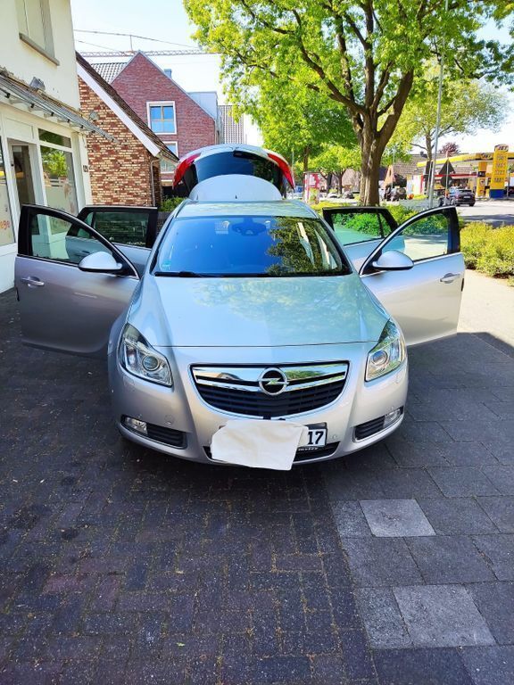 Silber Gebraucht 2013 Opel Insignia Edition Kombi | 8.000 € (Fairer Preis) - Bild 1/4