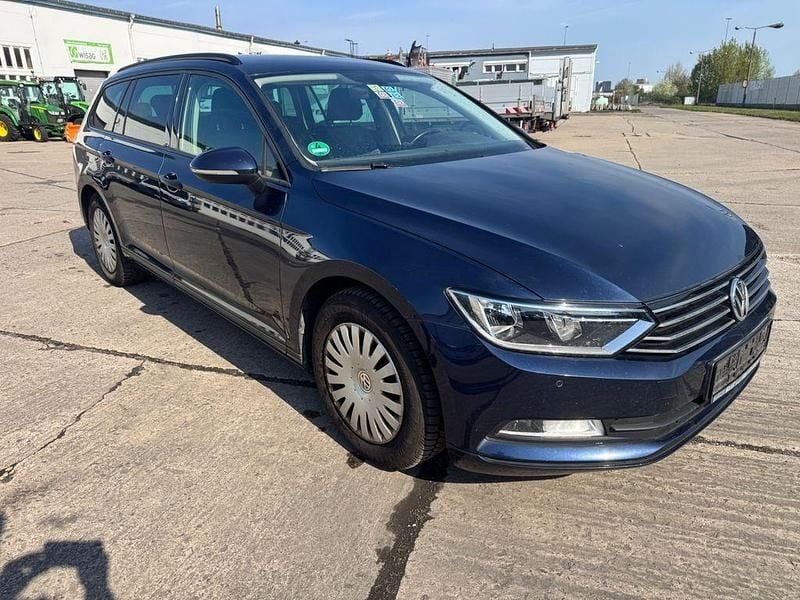 Gebraucht VW Passat 125 PS (91 kW) 2015 Blau Limousine