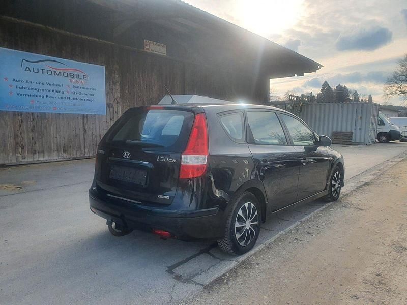 Gebraucht Hyundai i30 Comfort 116 PS (85 kW) 2010 Schwarz Kombi