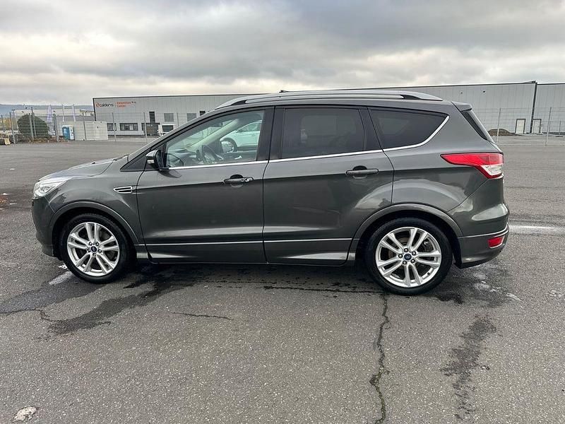 Gebraucht Ford Kuga Individual 150 PS (110 kW) 2015 Grau SUV