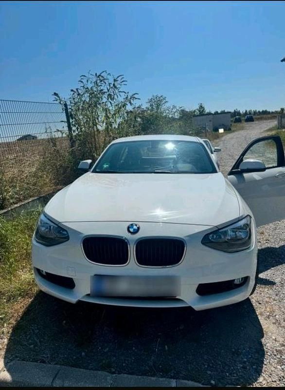 Gebraucht BMW 114 102 PS (75 kW) 2013 Weiß Kleinwagen