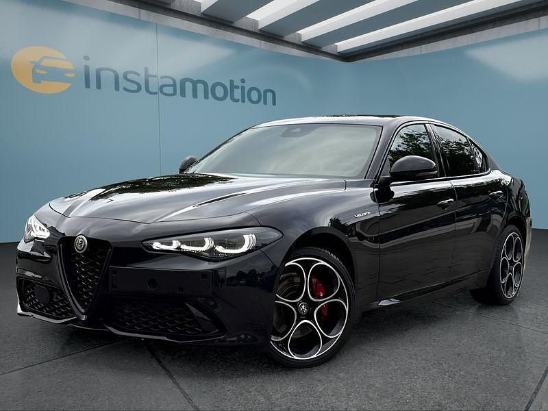 Schwarz Gebraucht 2023 Alfa Romeo Giulia Limousine | 39.349 € (Teuer) - Bild 1/4