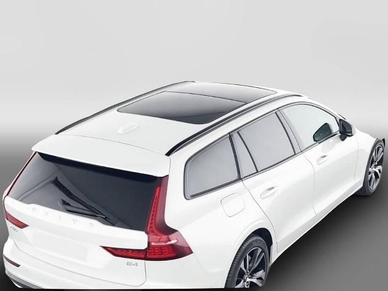 Gebraucht Volvo V60 Plus 197 PS (144 kW) 2025 Weiß Kombi