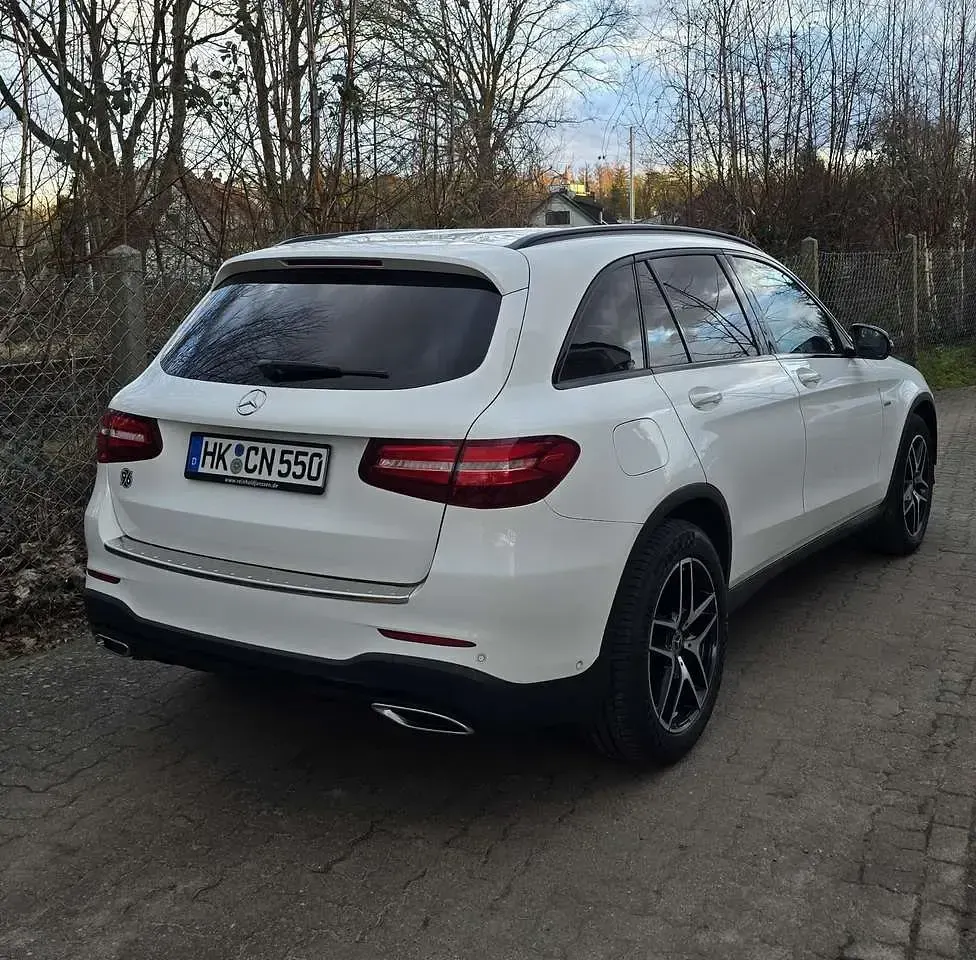 Gebraucht Mercedes GLC250 AMG line 204 PS (150 kW) 2017 Weiß SUV