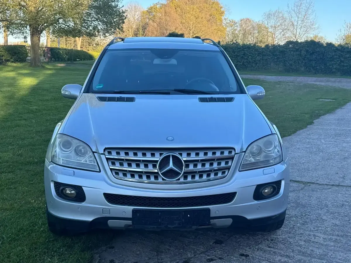 Gebraucht Mercedes ML320 224 PS (164 kW) 2008 Silber SUV