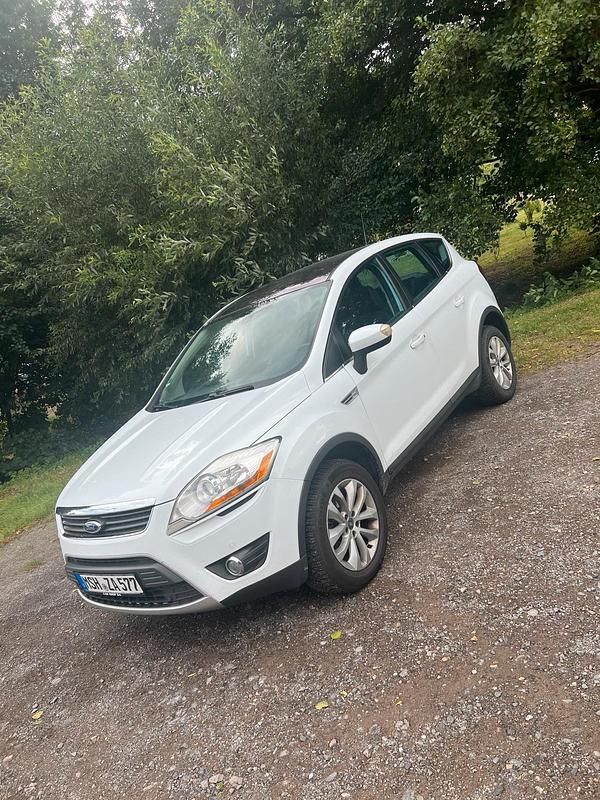Weiß Gebraucht 2010 Ford Kuga SUV | 4.000 € (Guter Preis) - Bild 1/4