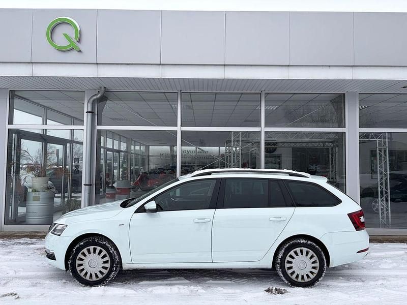 Weiß Gebraucht 2018 Skoda Octavia Clever Limousine | 10.650 € (Fairer Preis) - Bild 1/4