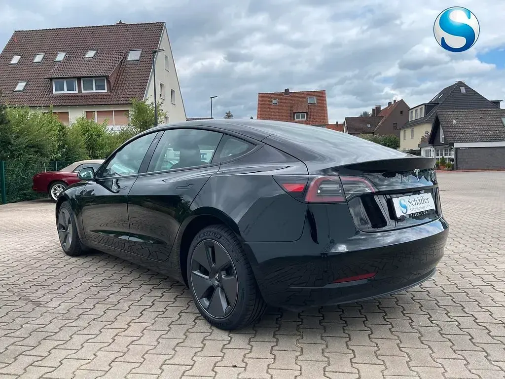 Gebraucht Tesla Model 3 Standard Range 324 kW (441 PS) 2022 Schwarz Limousine