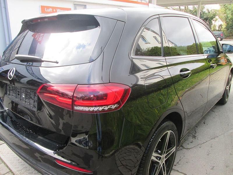 Usata Mercedes E250 160 CV (117 kW) 2022 Nero Berlina