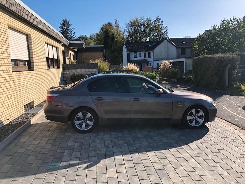 Gebraucht BMW 525 218 PS (160 kW) 2004 Braun Limousine