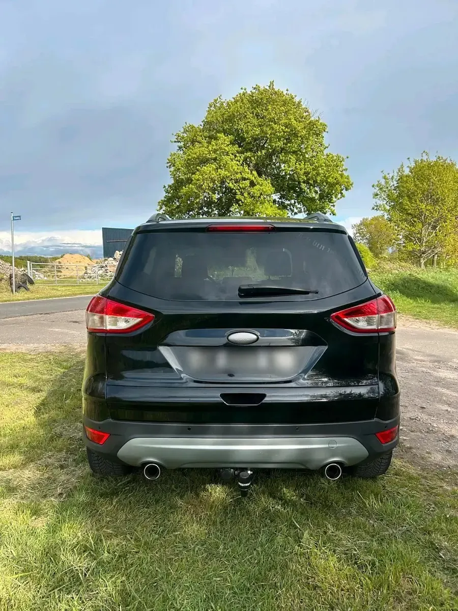 Gebraucht Ford Kuga 150 PS (110 kW) 2015 Schwarz SUV