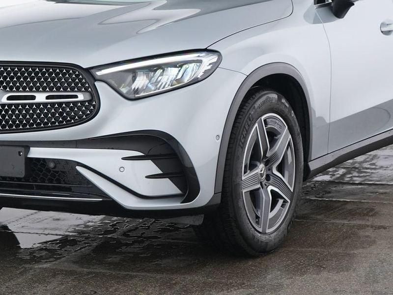 Gebraucht Mercedes GLC200 AMG 227 PS (166 kW) 2024 Hightechsilber (metallic) SUV